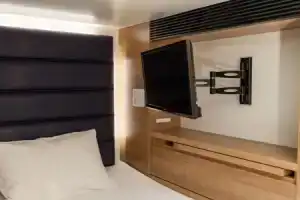 Капсульный отель «Y's Cabin Yokohama Kannai», Иокогама