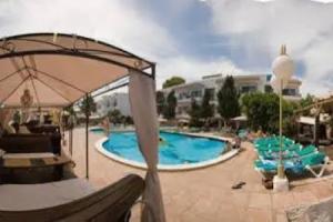 Apartamentos Tur Palas, Платжа ден Босса