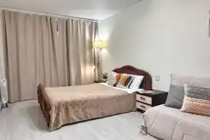 Апартаменты на улице Молодой Гвардии 102А, Киров