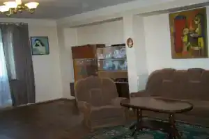 Home, Гарни