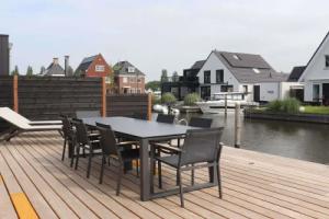 Holiday Home in Stavoren With Jetty, Ставорен