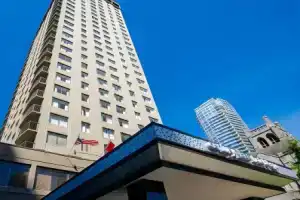 Отель «Century Plaza», Ванкувер