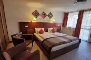 Hotel «Villa Pax», Балатональмади