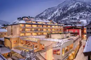 Hotel «Norica - Thermenhotels Gastein mit dem Bademantel direkt in die Therme», Бад Хофгаштайн