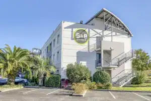b&b hôTel Bordeaux Lac Sur Bruges, Бордо