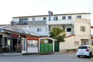 Apartments Helena, Betina