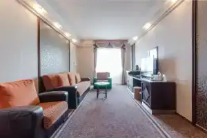 Hunguest Hotel Apollo, Хайдусобосло