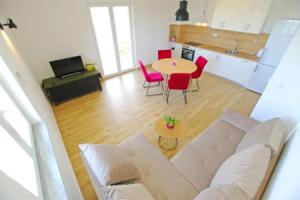 Put Slanice 4+1 Murter - ID:659, Betina