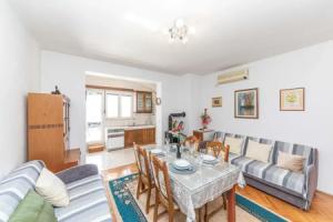 Nice Home in Kastel Kambelovac With Wifi and 1 Bedrooms, Kaštel Kambelovac