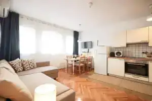 Modern Apartment With Terrace Near old Town, Задар