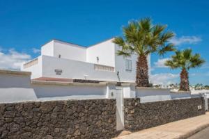 Villa Sol Lanzarote by Villa Plus, Пуэрто-дель-Кармен