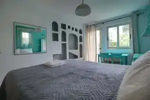 Villa Elias 2BR Lower Apt with Pool, Малеме