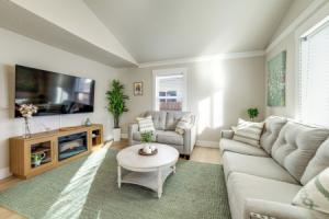 2 Mi to Dtwn Boise! Family Home w/ Deck, Бойсе