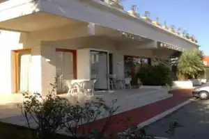 Siris Hotel, Нова-Сири