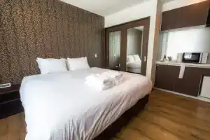 SnowDog Village, Нисеко