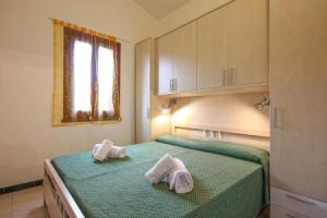 Nice Apartment in Costa Rei -ca- With 1 Bedrooms and Wifi, Monte Nai