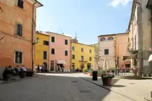 La Rocchetta 35742, Монтескудайо