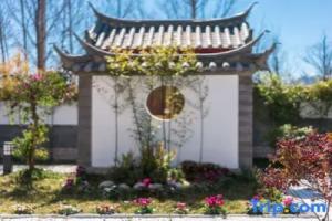 Lijiang Xiangyu Light Luxury Snow Mountain Holiday Villa, Лицзян