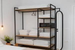 3s Sand Apartment, Голем