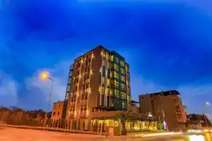 Avwan Hotel Çiğli, Измир
