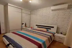 Lovely Flat with Balcony and Sea View in Becici, Бечичи