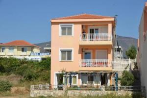 Avra Apartments, Лименария