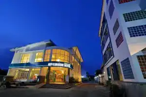 Riverside Hotel, Краби