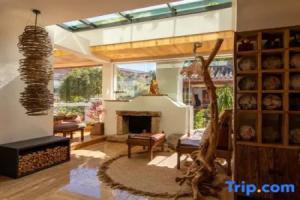 Morning Rain Villa · Sunlight on Golden Summit Designer Homestay (Shuhe Ancient Town, Lijiang), Лицзян