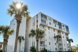 DP 202C Recently renovated 2 bedroom condo near Destin Harbor and amazing views by RedAwning, Дестин