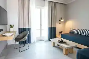 Summer Senses Luxury Resort, Логарас