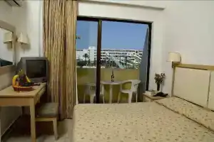 Sunland Holiday Resort, Лалисос