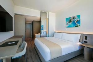 AC Hotel Downtown Los Angeles, a Marriott Hotel, Лос-Анджелес