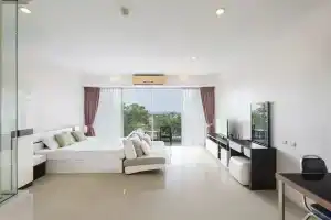 Studio in Chic Condo in Karon A510, Карон
