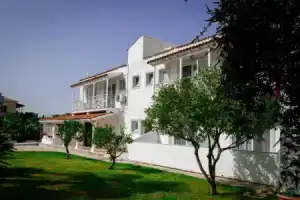 Апарт-отель «Ammos», Кавос