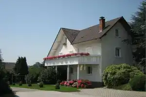Haus Bauer, Вассербург