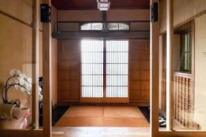 EXP. Co-Onsen, Югавара