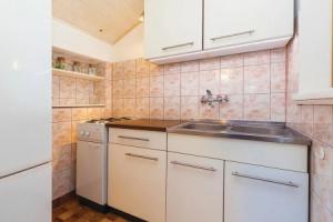 Stunning Home in Novi Vinodolski With Wifi and 4 Bedrooms, Povile