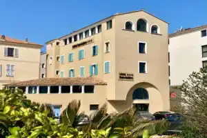 Hotel «Belvedere», Кальви