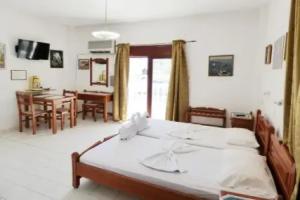 White House Hotel Apart, Карпатос