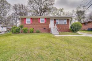 Home Rental w/ Yard Near Downtown Greensboro!, Гринсборо