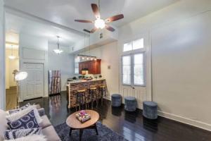 Authentic 2br/2ba in Historic Treme by Domio, Новый Орлеан
