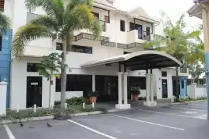 Cairns Queens Court, Кэрнс