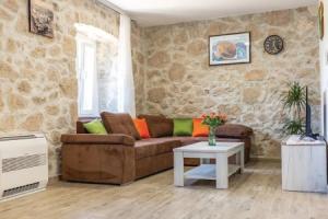 Amazing home in Ploce w/ WiFi and 3 Bedrooms, Ploče