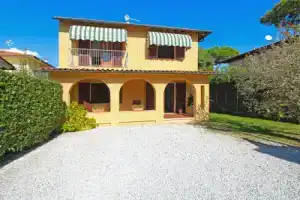 Alessandro Forte dei Marmi, Форте-дей-Марми