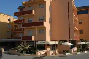 Hotel «il Delfino», Сан-Винченцо