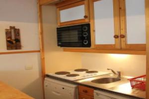 This nice apartment of about 28m2 is at the 4th floor Apartment 1 agen, Валь Торанс
