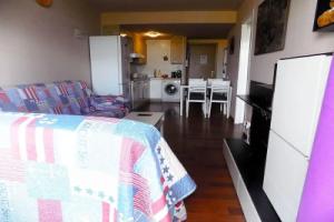 Apartsalou Lea, Салоу