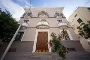 Palazzo Novecento, Маргерита-ди-Савоя
