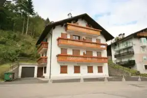 Casa al Bosco 5, Фалькаде