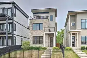 Modern Indianapolis Home w/ Skyline Views, Индианаполис
